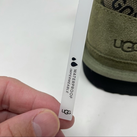 New UGG Neumel GORE-TEX Chukka Ankle Boots - Picture 4 of 7